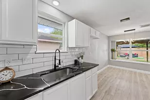 6618 Castleview Ln, Houston, TX 77489 - Photo 12