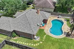1608 Allison St, Brenham, TX 77833 - Photo 2