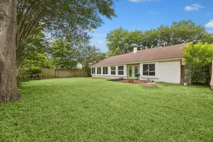 10131 Golden Sunshine Dr, Houston, TX 77064 - Photo 18
