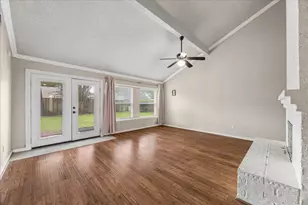 10131 Golden Sunshine Dr, Houston, TX 77064 - Photo 6