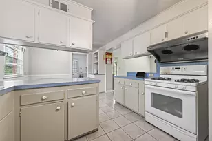 8022 Stroud Dr, Houston, TX 77036 - Photo 16