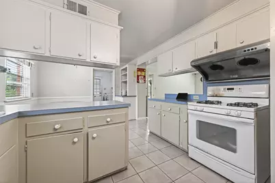 8022 Stroud Dr, Houston, TX 77036 - Photo 16