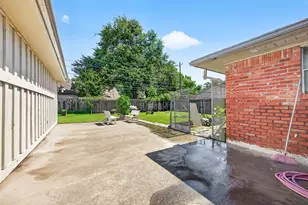 8022 Stroud Dr, Houston, TX 77036 - Photo 46