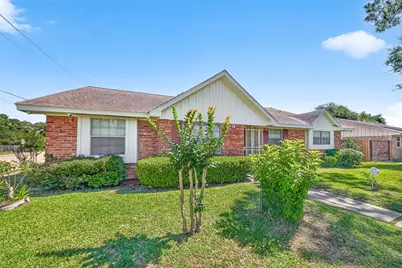 8022 Stroud Dr, Houston, TX 77036 - Photo 2