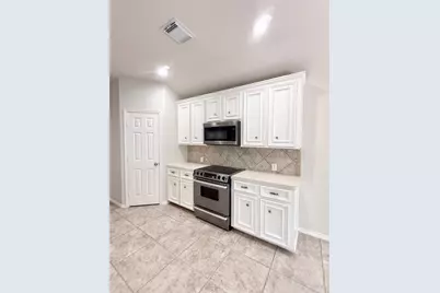 12404 Shady Brook Drive, Pearland, TX 77584 - Photo 10