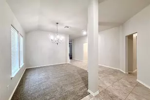 12404 Shady Brook Dr, Pearland, TX 77584 - Photo 2