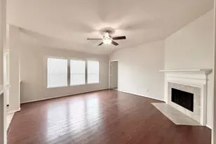 12404 Shady Brook Dr, Pearland, TX 77584 - Photo 6