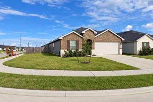 8707 Anacua Dr, Rosharon, TX 77583 - Photo 2