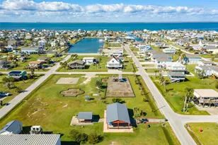 21916 Kennedy Dr, Galveston, TX 77554 - Photo 38