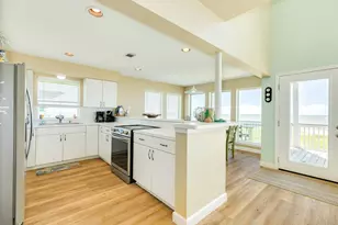 21916 Kennedy Dr, Galveston, TX 77554 - Photo 14