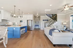 4027 Silver Reef Ct, Galveston, TX 77554 - Photo 2