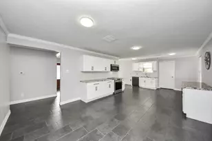 2004 Manor St, Dayton, TX 77535 - Photo 8