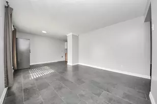 2004 Manor St, Dayton, TX 77535 - Photo 4