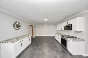 2004 Manor St, Dayton, TX 77535 - Photo 10