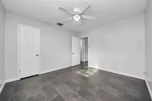 2004 Manor St, Dayton, TX 77535 - Photo 18