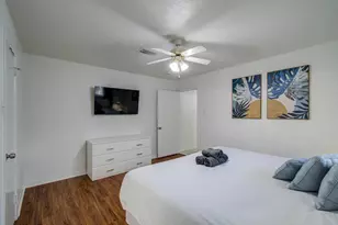 5542 Holly St, Houston, TX 77081 - Photo 8