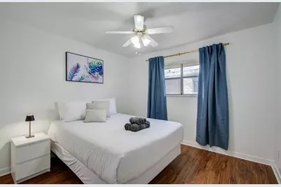 5542 Holly Street #209, Houston, TX 77081 - Photo 12