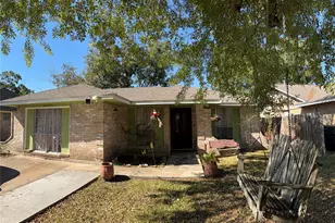 6406 Tall Willow Dr, Houston, TX 77088 - Photo 18