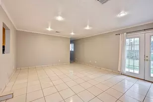 1135 W 31st St, Houston, TX 77018 - Photo 10