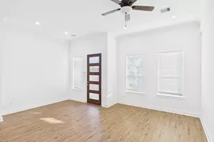 4619 Stassen St, Houston, TX 77051 - Photo 4