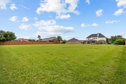 3870 Summer Manor Drive, League City, TX 77573 - Photo 4