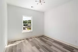 5629 Malmedy Rd, Houston, TX 77033 - Photo 22