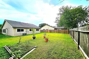 14018 Panhandle Dr, Sugar Land, TX 77498 - Photo 44