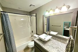 14018 Panhandle Dr, Sugar Land, TX 77498 - Photo 36