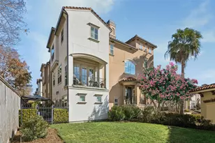 36 Elder Wood Dr, Houston, TX 77058 - Photo 2