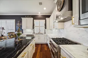 36 Elder Wood Dr, Houston, TX 77058 - Photo 22