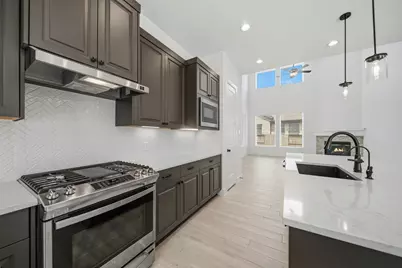 7422 Netherfield Lane, Katy, TX 77493 - Photo 6