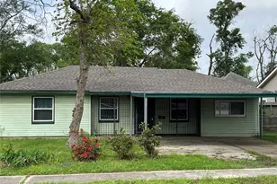 7717 Roswell St, Houston, TX 77022 - Photo 1