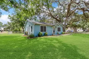 706 E New York St, Brazoria, TX 77422 - Photo 2