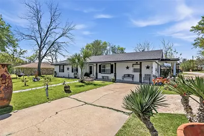 411 N Commerce Street, Madisonville, TX 77864 - Photo 2