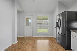 111 Enfield Ct, Huntsville, TX 77320 - Photo 6