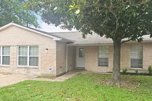 9526 Golden Wood Ln, Houston, TX 77086 - Photo 2