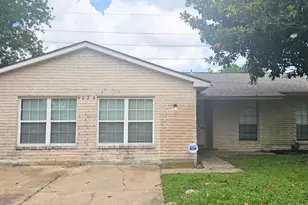 9526 Golden Wood Ln, Houston, TX 77086 - Photo 1