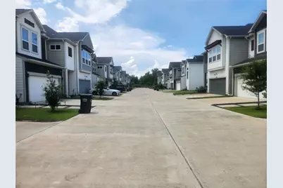 5831 Highland Sky Lane, Houston, TX 77091 - Photo 2