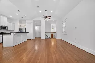 1042 W 25th St, Houston, TX 77008 - Photo 32