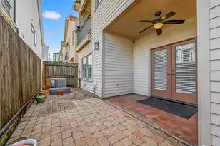 1042 W 25th St, Houston, TX 77008 - Photo 22