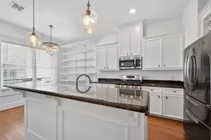 1042 W 25th St, Houston, TX 77008 - Photo 36