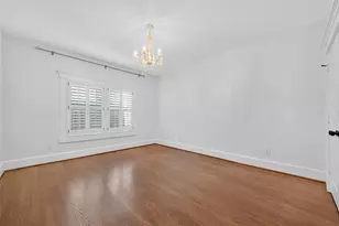 1042 W 25th St, Houston, TX 77008 - Photo 14