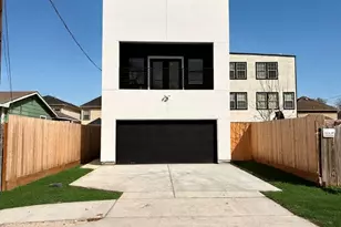 5014 Creekmont Dr, Houston, TX 77091 - Photo 2