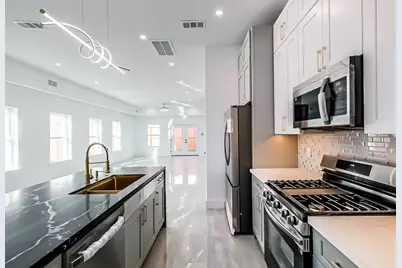 5014 Creekmont Drive, Houston, TX 77091 - Photo 10