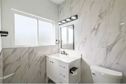 5014 Creekmont Drive, Houston, TX 77091 - Photo 14