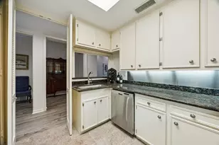 7615 Del Monte Dr, Houston, TX 77063 - Photo 12