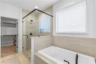 1614 Briscoe Manor Ct, College Station, TX 77845 - Photo 18