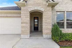 1614 Briscoe Manor Ct, College Station, TX 77845 - Photo 2