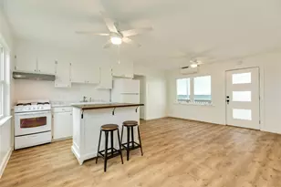 7204 Ave N 1/2, Galveston, TX 77551 - Photo 28