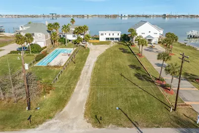 7204 Avenue N 1/2, Galveston, TX 77551 - Photo 10